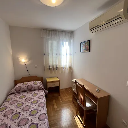 Diana Apartment *